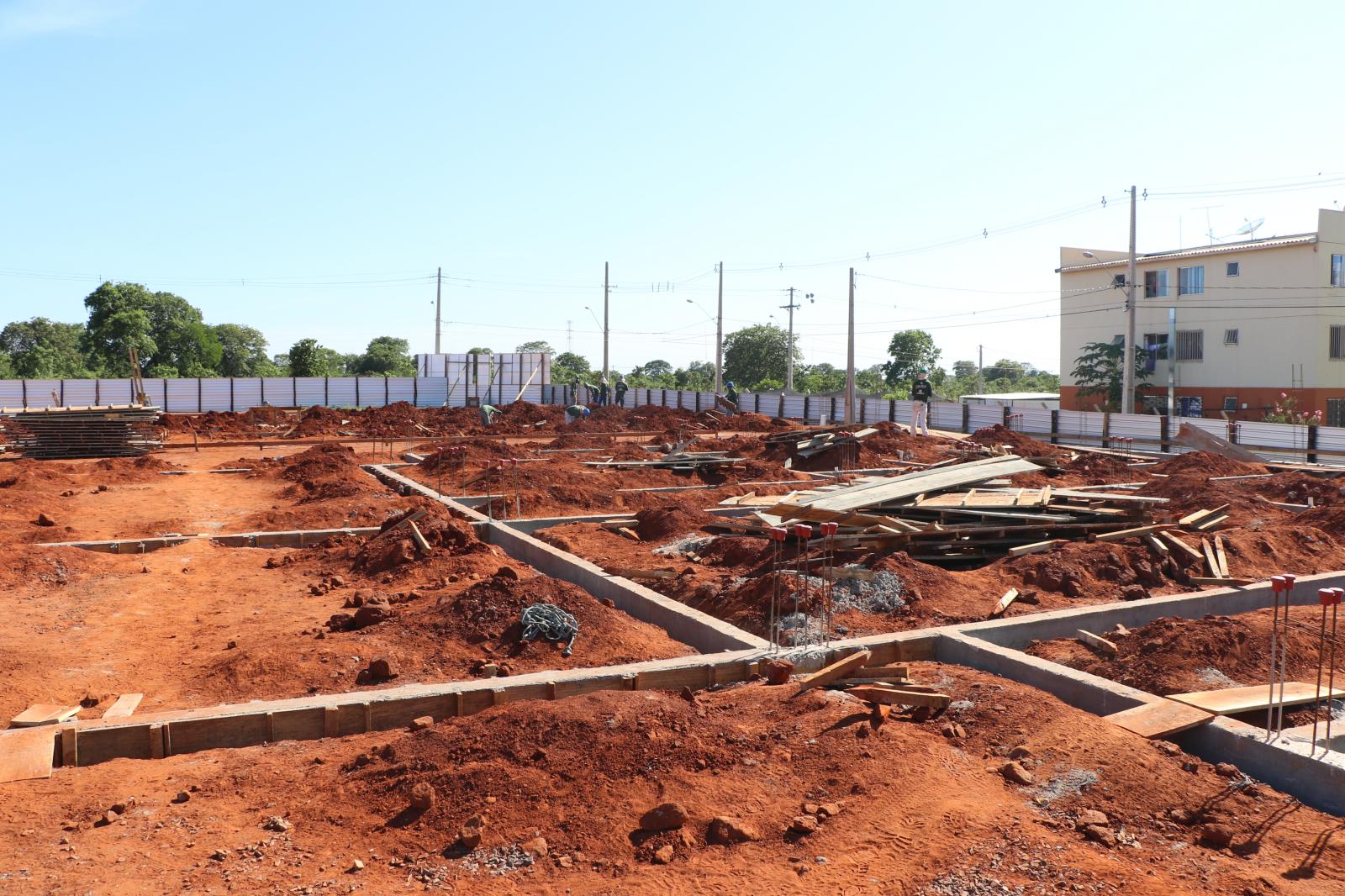 Obras do CEI e Escola do Novo Oeste estão em pleno andamento