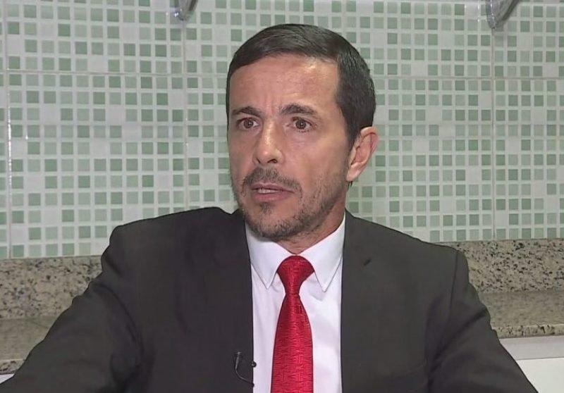PF tenta descobrir quem financia os advogados de Adélio, autor do atentado contra Bolsonaro PF tenta descobrir quem financia os advogados de Adélio, autor do atentado contra Bolsonaro