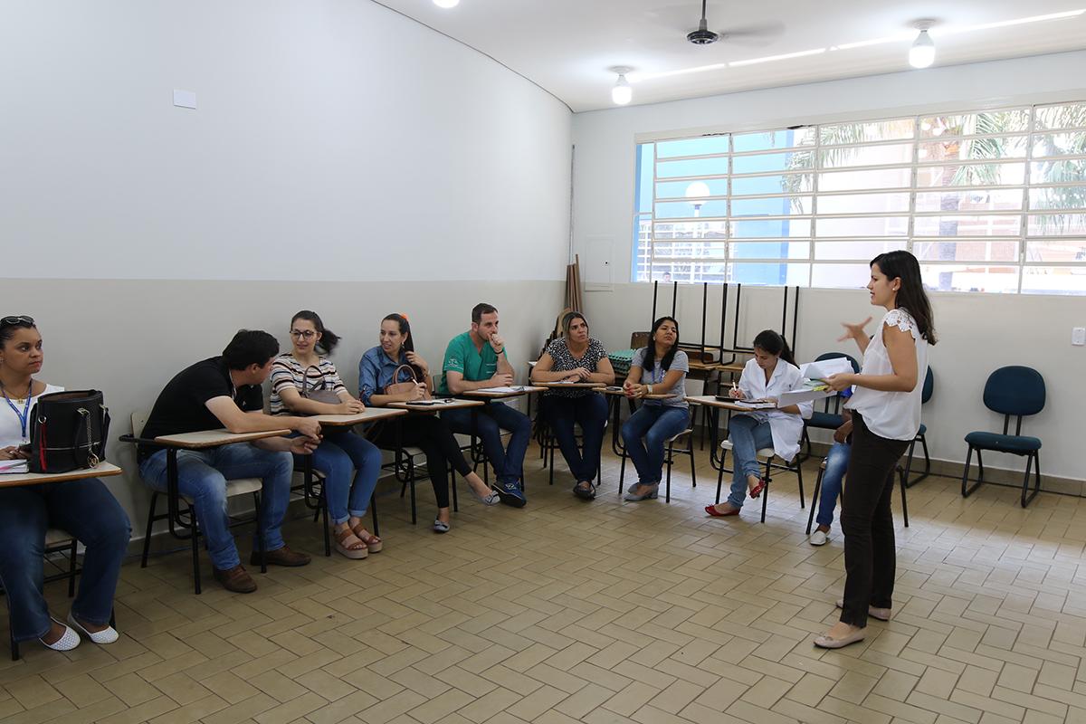Saúde capacita médicos e enfermeiros para atendimento a pacientes suspeitos de dengue