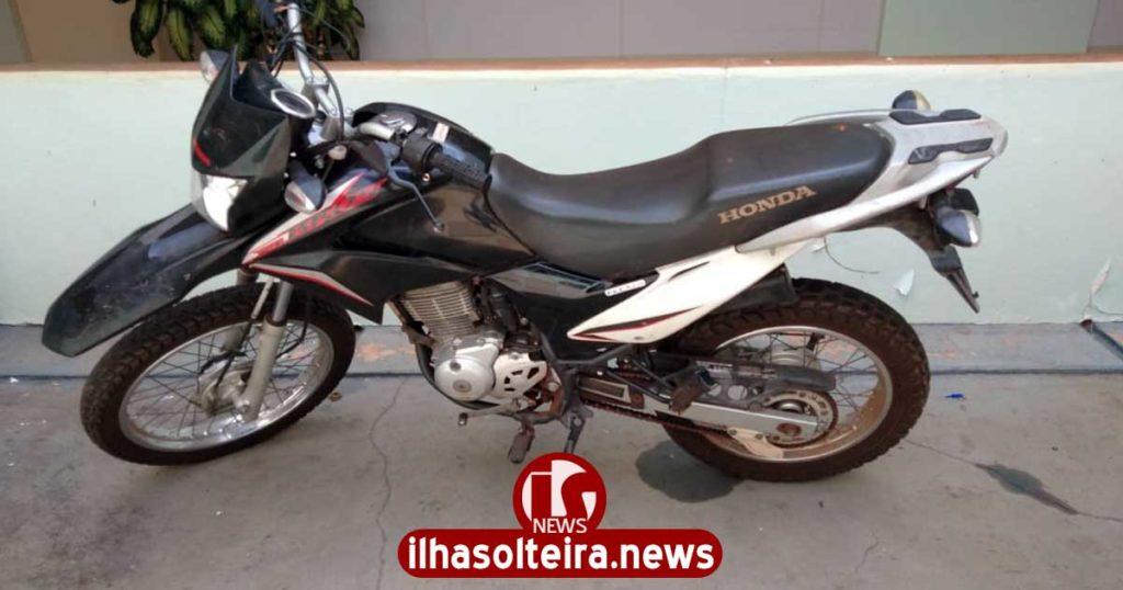 Polícia prende suspeitos de envolvimento em roubos e recupera moto de UBS