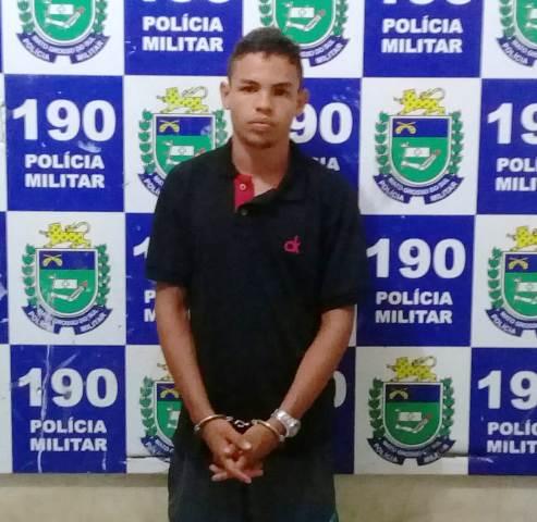 Cinco bandidos agridem motociclista e rouba motocicleta em Três Lagoas 