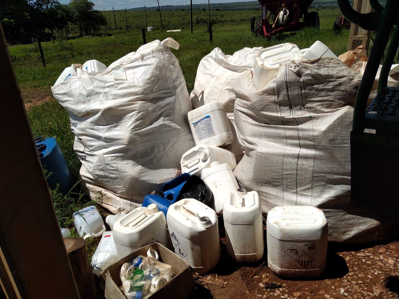PMA autua infrator em R$ 5 mil por disposição e armazenamento ilegal de agrotóxicos