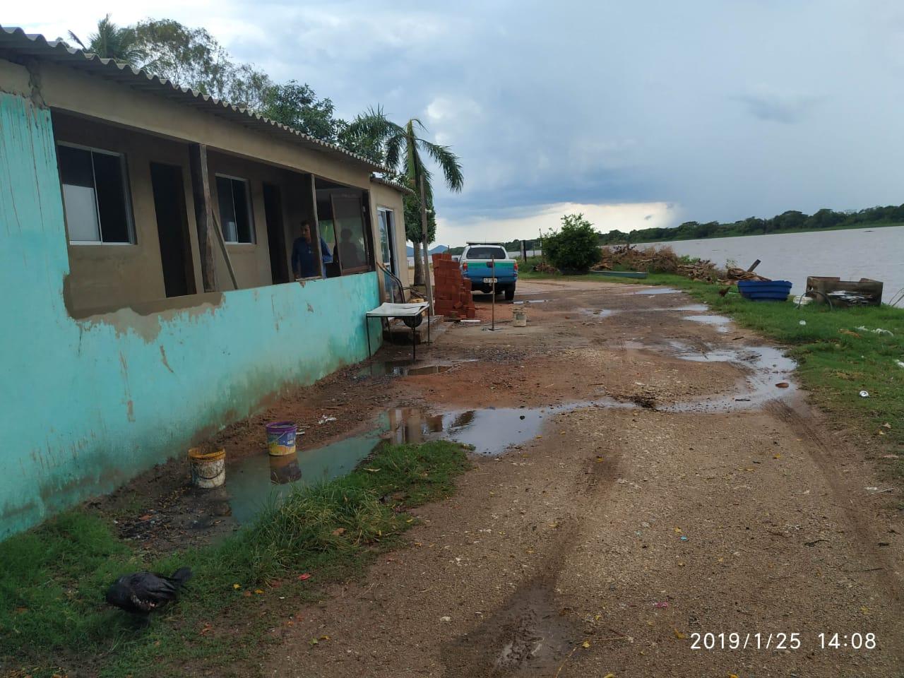 PMA autua pescador profissional em R$ 5 mil por construir em área protegida às margens do rio Paraguai