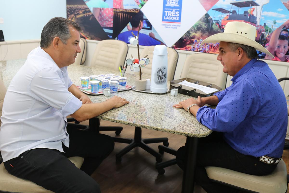 Prefeito Angelo Guerreiro recebe visita do prefeito de Itapura (SP) para parceria em rota turística Prefeito Angelo Guerreiro recebe visita do prefeito de Itapura (SP) para parceria em rota turística