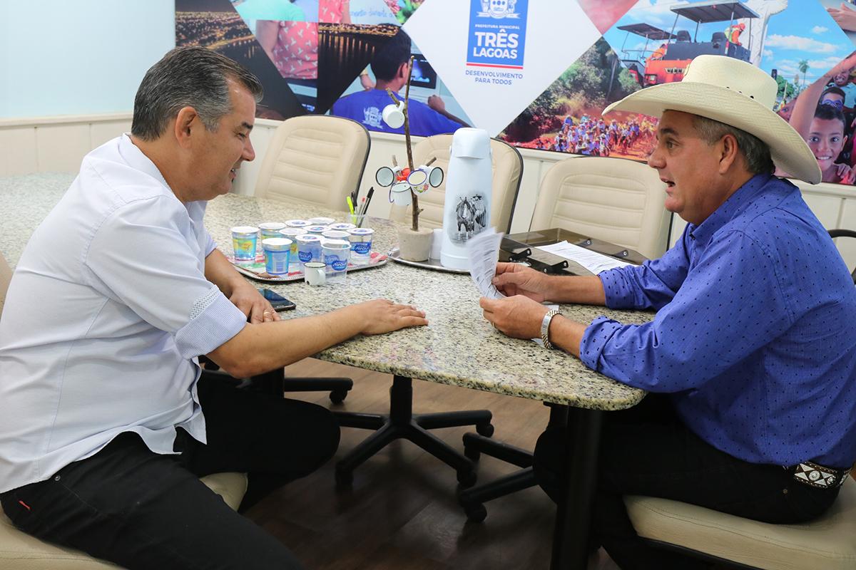 Prefeito Angelo Guerreiro recebe visita do prefeito de Itapura (SP) para parceria em rota turística