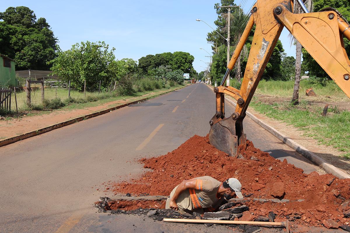 SANESUL constrói rede de esgoto em Avenida após solicitação da Prefeitura