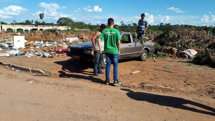 ‘Sujões’ voltam a atacar em locais que já foram limpos pela Prefeitura de Araçatuba ‘Sujões’ voltam a atacar em locais que já foram limpos pela Prefeitura de Araçatuba