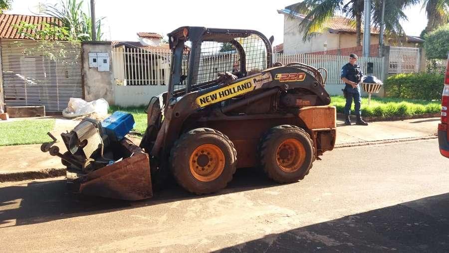 Trabalhador morre ao cair e ser atropelado por máquina carregadeira