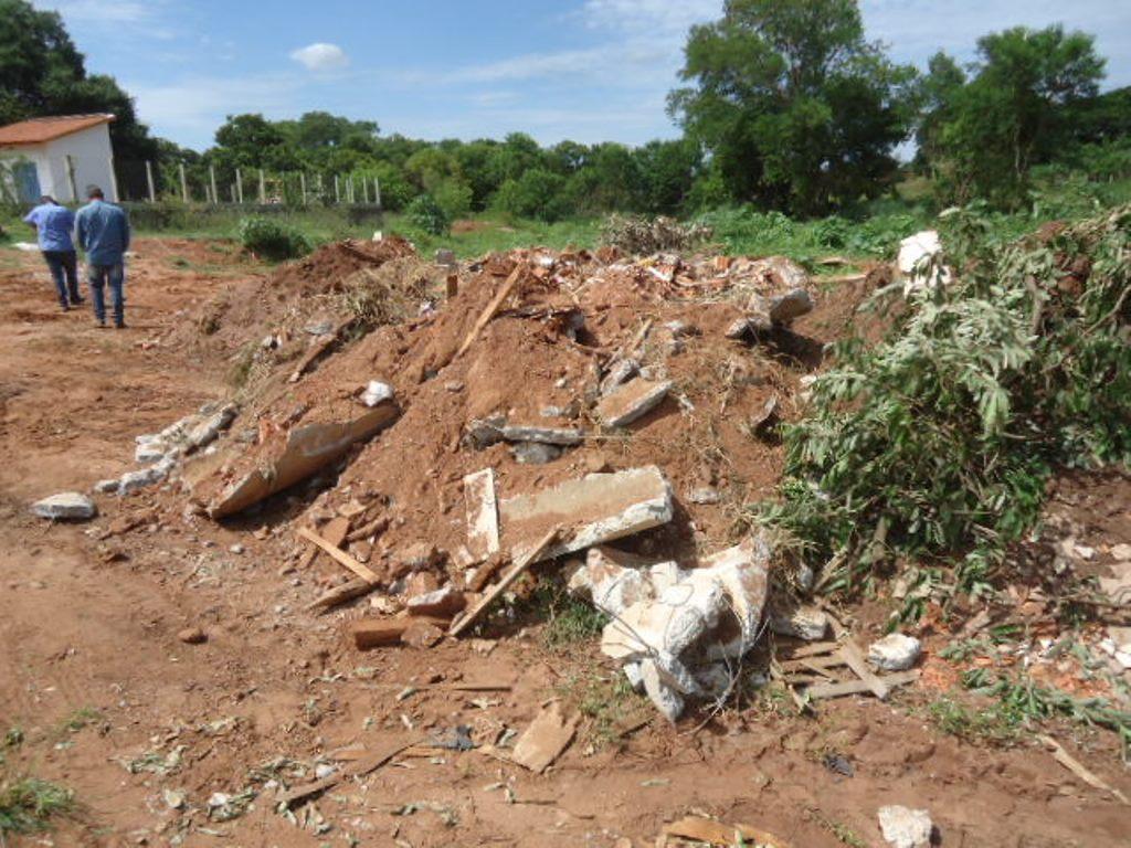 Meio Ambiente inicia Operação “Porco Solto” flagrando e multando moradores que jogam lixo em locais públicos