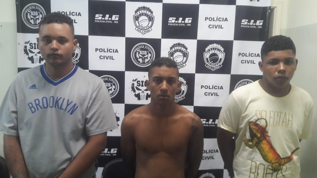 Trio preso com armas , drogas e furto de 12 mil reais em Casa de Doces em Três Lagoas 