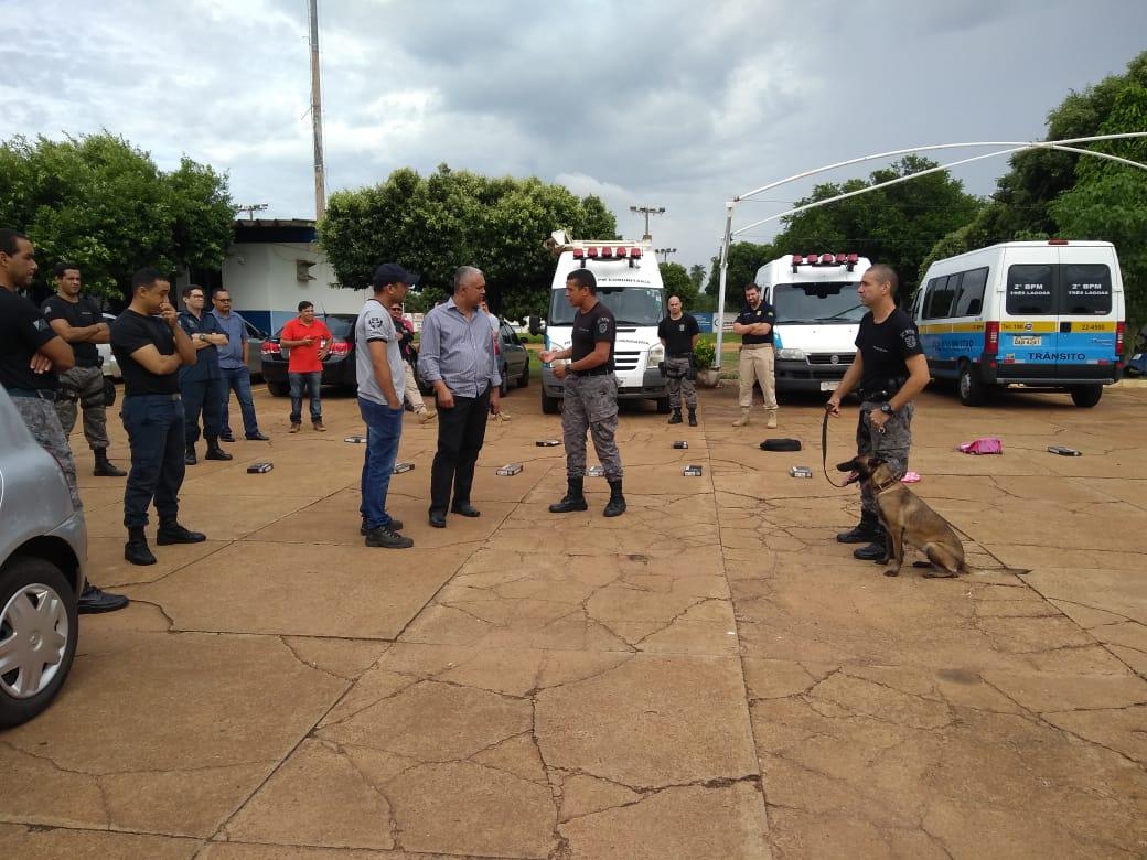 Polícia Militar de Três Lagoas realiza instrução com o Canil Polícia Militar de Três Lagoas realiza instrução com o Canil