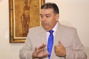 Ex-PM relata surto e que ouviu voz da morta reclamando da cova e da roupa