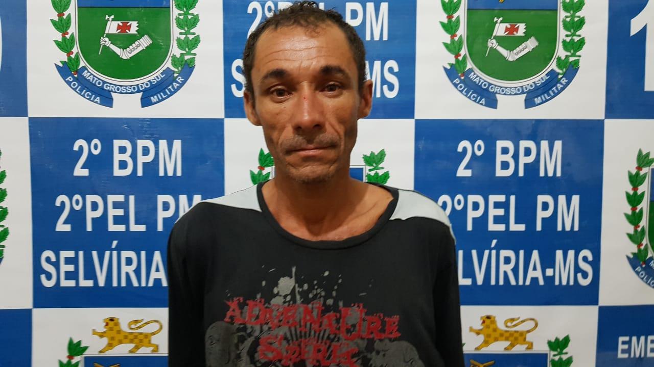 Após denúncia traficante é preso e droga apreendida em Selviría Após denúncia traficante é preso e droga apreendida em Selviría