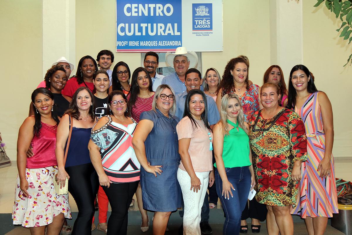 Professores aprovados em concurso tomam posse em Três Lagoas
