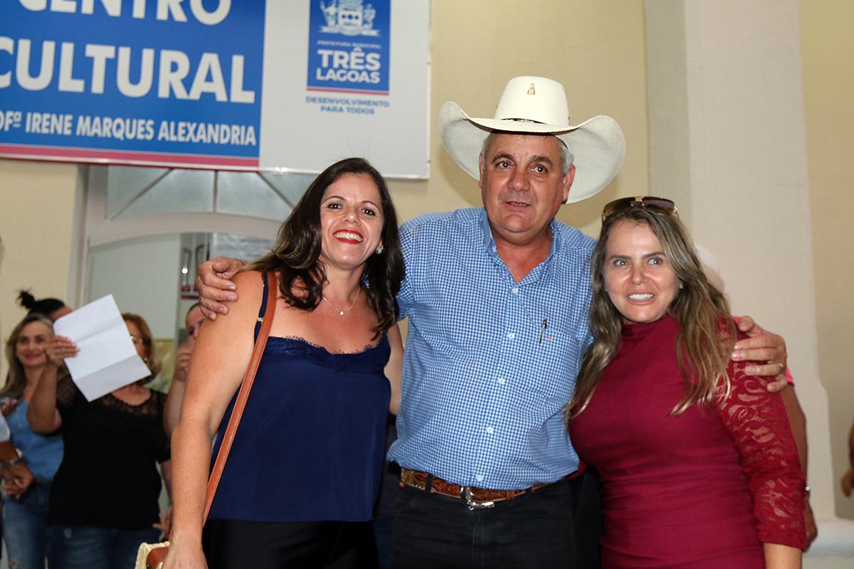 Professores aprovados em concurso tomam posse em Três Lagoas