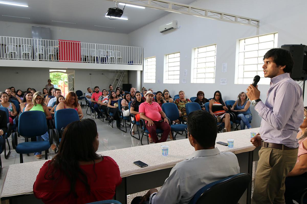 Professores aprovados em concurso tomam posse em Três Lagoas