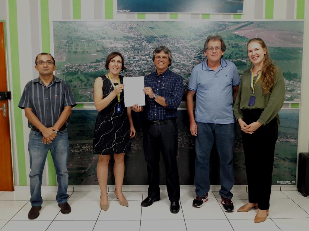 Prefeitura de Brasilândia adquire mais três ônibus escolares