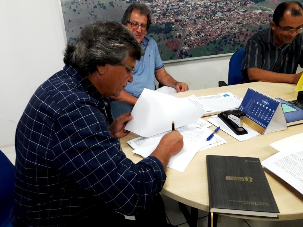 Prefeitura de Brasilândia adquire mais três ônibus escolares