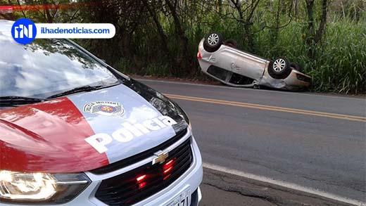 Carro capota na rodovia que liga Ilha Solteira  às praias