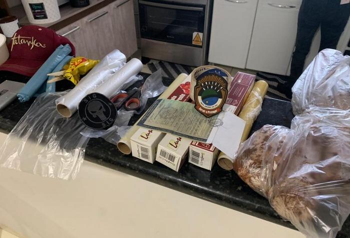 Comércios de fachada: quatro são presos com droga, armas e carro de luxo Comércios de fachada: quatro são presos com droga, armas e carro de luxo