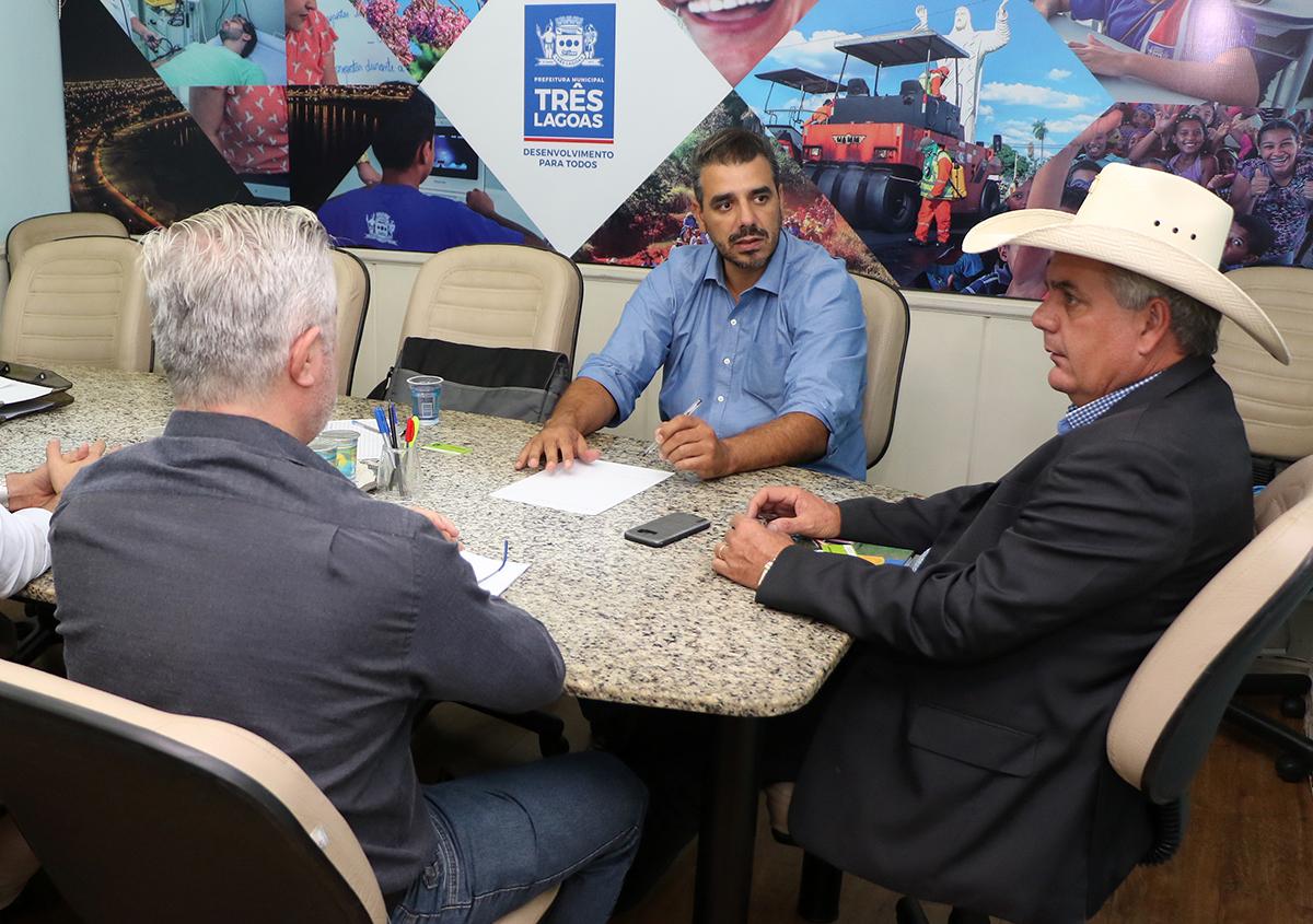 Em reunião com Guerreiro, Empresário planeja iniciar construção de fábrica