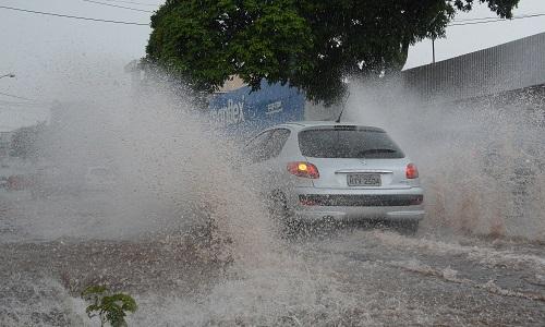 Fevereiro deve ser mais chuvoso,  prevê meteorologia Fevereiro deve ser mais chuvoso,  prevê meteorologia