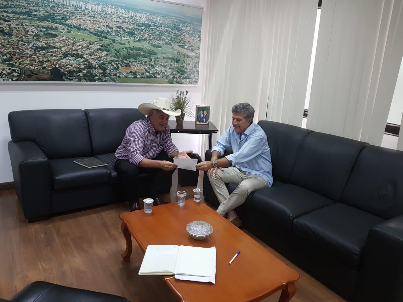Guerreiro se reúne com secretário de Estado para definir retomada de obras Guerreiro se reúne com secretário de Estado para definir retomada de obras