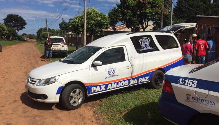 Homem é morto por adolescente que teria vingado agressões sofridas pela mãe