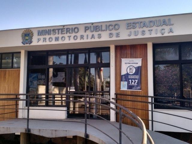 Juiz manda prefeitura de MS demitir 278 professores temporários Juiz manda prefeitura de MS demitir 278 professores temporários