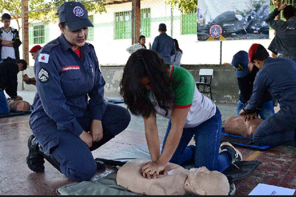 Sesi abre inscrições para curso obrigatório de primeiros socorros nas escolas Sesi abre inscrições para curso obrigatório de primeiros socorros nas escolas