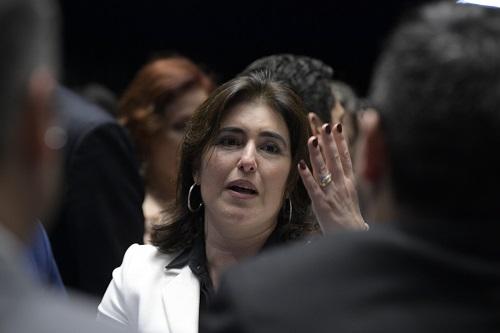 Simone avalia deixar o MDB após ameaças de Renan Simone avalia deixar o MDB após ameaças de Renan