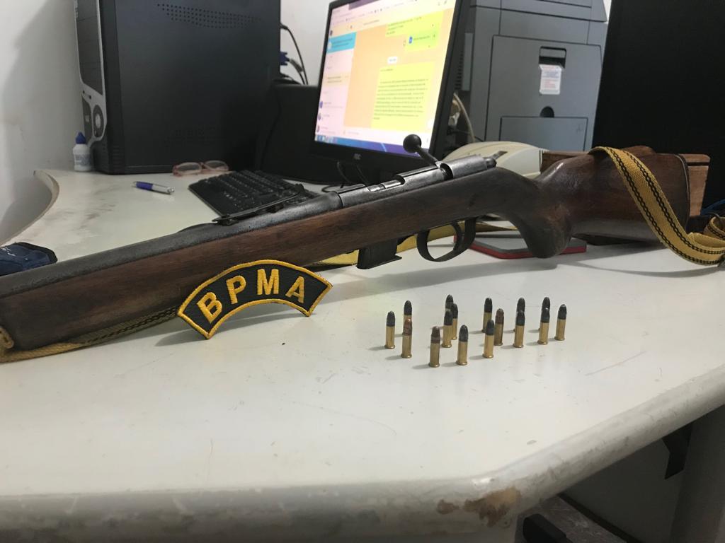 Polícia Militar Ambiental previne caça ilegal e prende infrator com rifle e munições