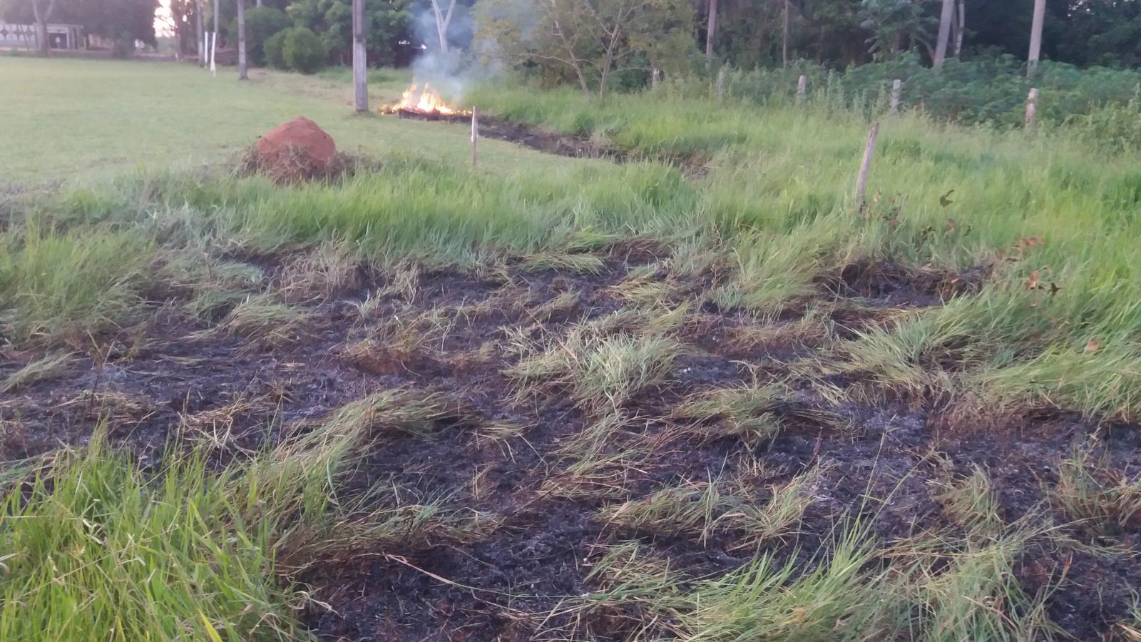 PMA autua homem por atear fogo em limpeza de terreno baldio urbano