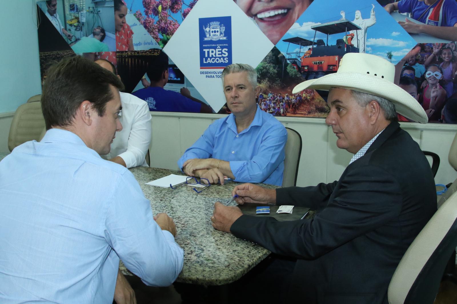 Diretores da Rede Atacadão se reúnem com prefeito de Três Lagoas  para discutir obras do empreendimento