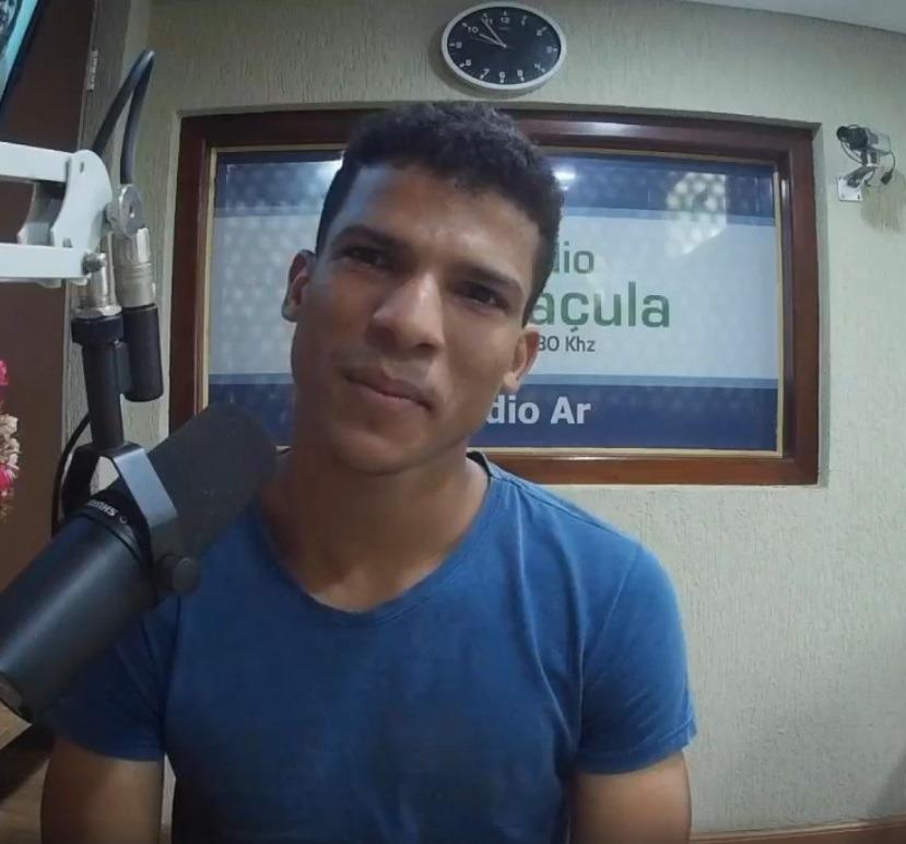 Jovem três-lagoense faz rifa para realizar sonho de jogar futebol na Espanha