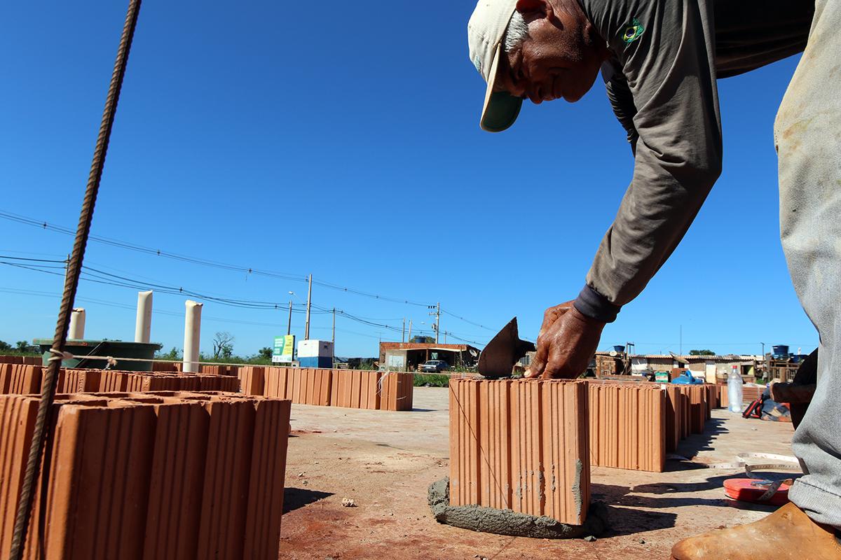 Licitação é aberta para construção de casa para 146 famílias que moram em barracos