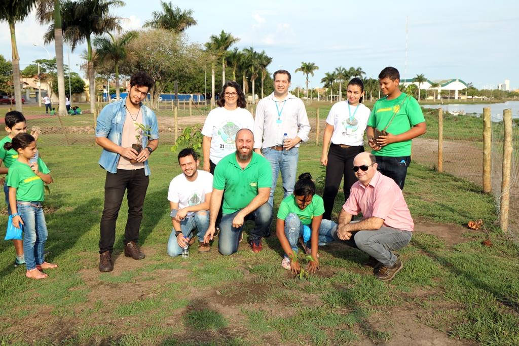 Prefeitura de Três Lagoas e parceiros plantaram mais de 20 mil árvores e plantas Prefeitura de Três Lagoas e parceiros plantaram mais de 20 mil árvores e plantas