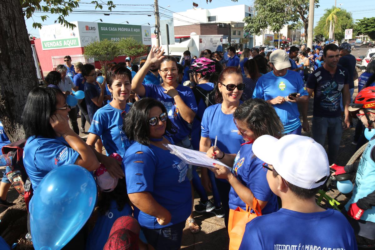 Secretária de Saúde de Três Lagoas participa de 3ª Caminhada pela Conscientização do Autismo