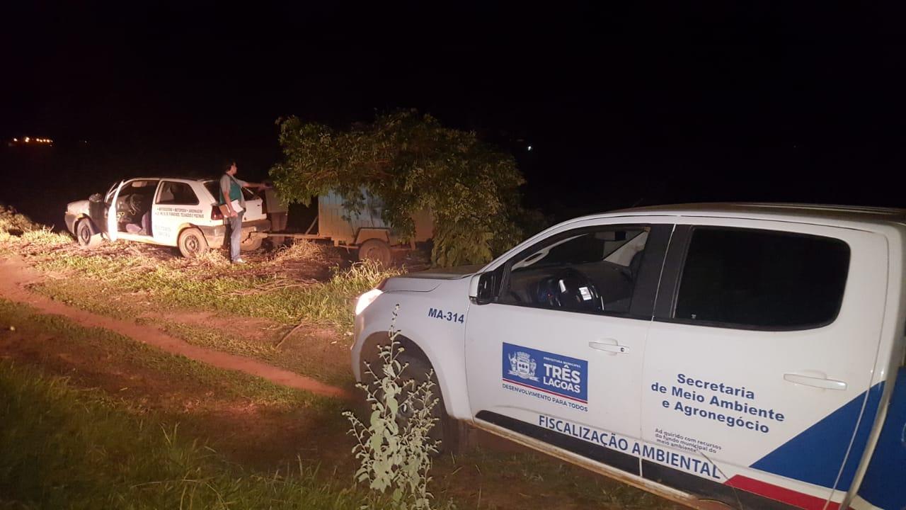 Operação “Porco Solto”: Fiscais identificam e multam infratores despejando lixo em local proibido