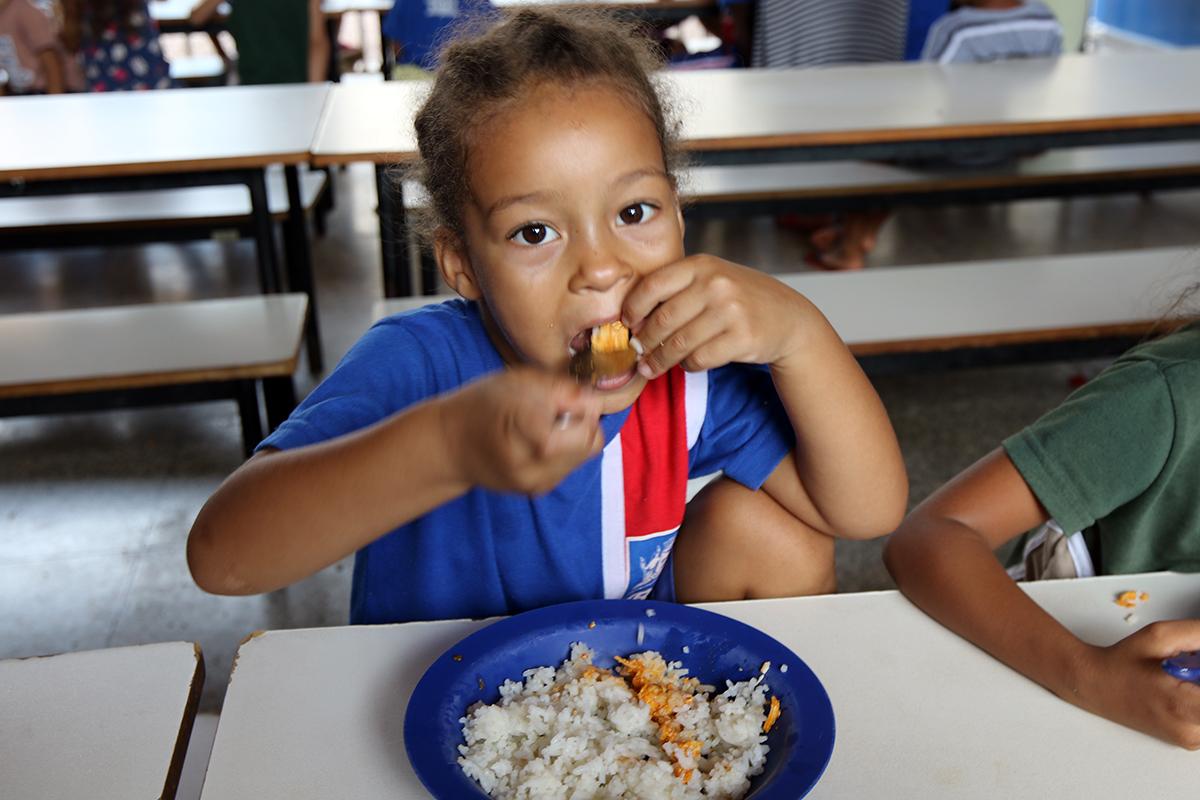 Mais de 32.500 refeições/dia são distribuídas na Rede Municipal de Ensino de Três Lagoas