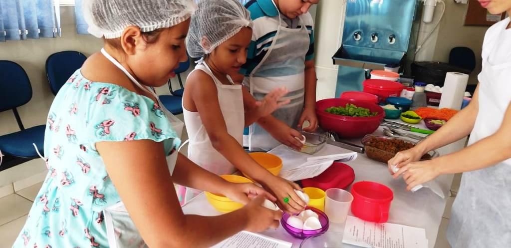 Crianças da ESF Interlagos participam de “Chefinho na Cozinha”