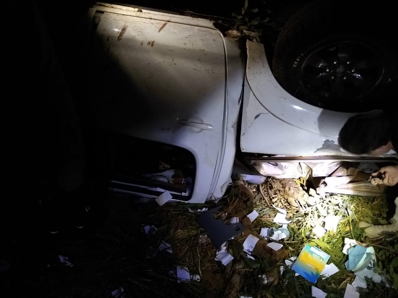 Acidente na BR-262 envolvendo caminhonete deixa três vítimas feridas Acidente na BR-262 envolvendo caminhonete deixa três vítimas feridas