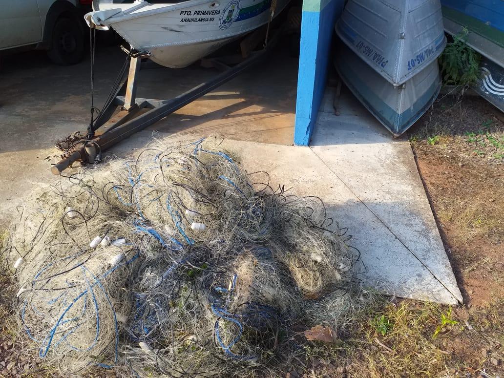 PMA apreende 1,2 km de redes de pesca e liberta 30 kg de peixes dos petrechos ilegais