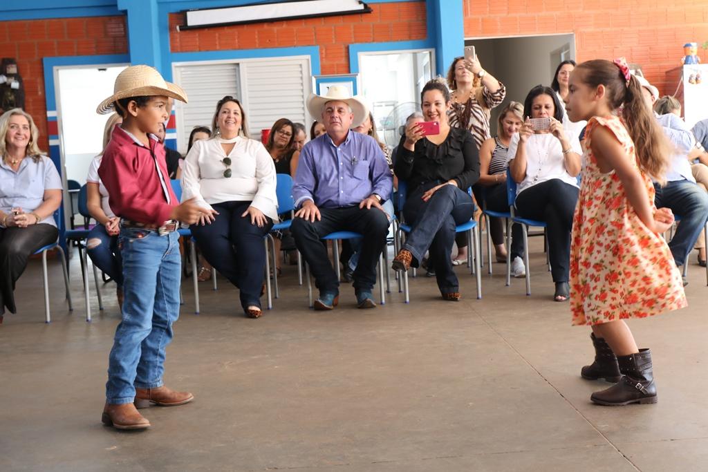 Prefeito Angelo Guerreiro entrega reforma da Escola “Antônio Camargo Garcia”
