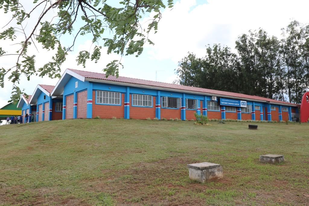 Prefeito Angelo Guerreiro entrega reforma da Escola “Antônio Camargo Garcia”