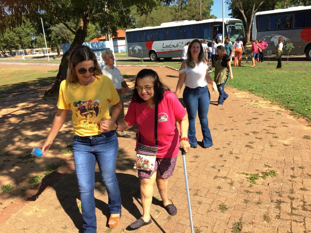 Grupos de Idosos de Três Lagoas, Ilha Solteira e Itapura participam de encontro no Balneário Municipal