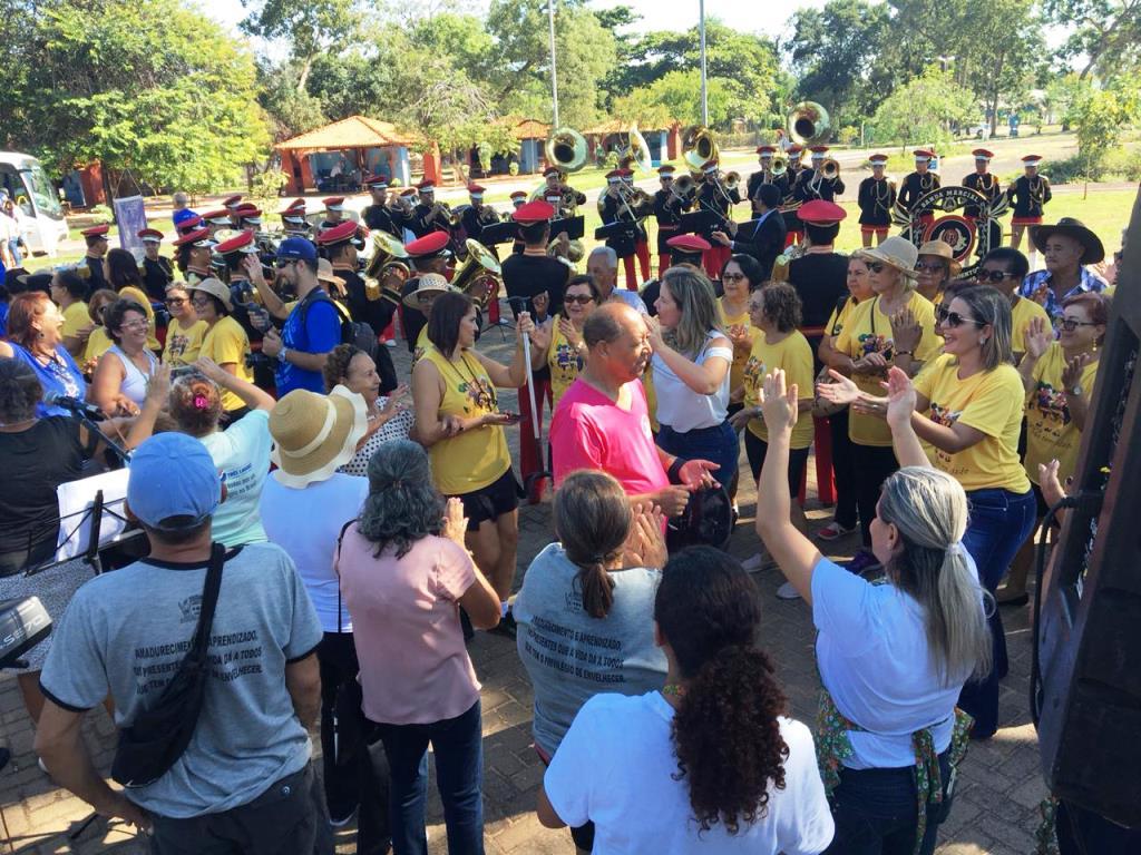 Grupos de Idosos de Três Lagoas, Ilha Solteira e Itapura participam de encontro no Balneário Municipal