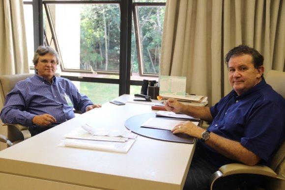 Deputado Eduardo Rocha recebe visita do prefeito de Brasilândia, Dr. Antonio de Pádua