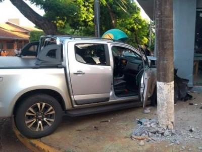 Empresário vítima de atentado a tiros é denunciado por porte de arma de fogo Empresário vítima de atentado a tiros é denunciado por porte de arma de fogo