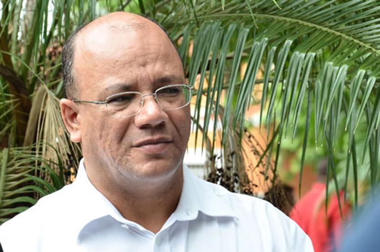 Justiça condena ex-prefeito a restituir R$ 4,5 milhões Justiça condena ex-prefeito a restituir R$ 4,5 milhões